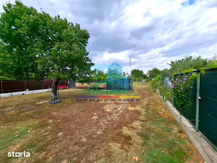 Casă cu 7 camere cu Teren 2428 Mp în Central