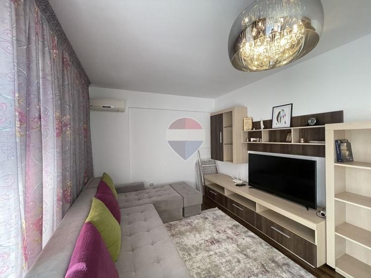 Apartament cu 2 camere decomandat, mobilat în Central