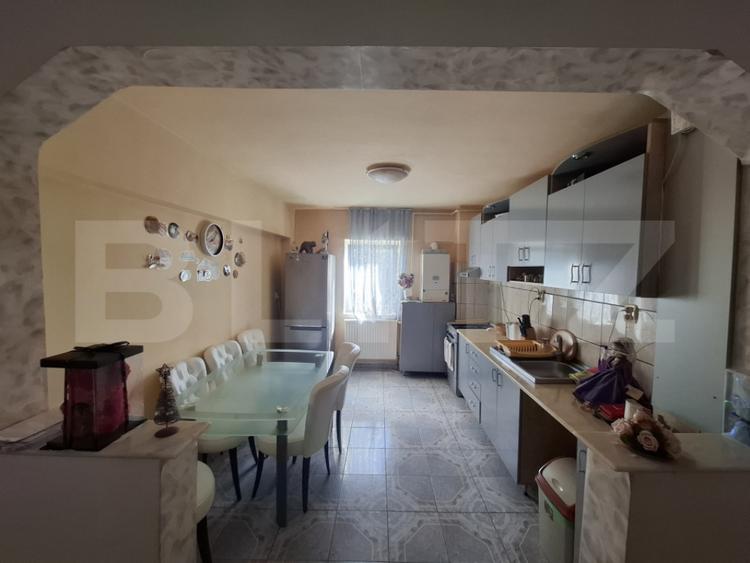 Apartament cu 2 camere decomandat în Micro 16