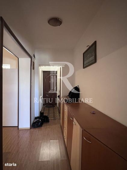 Apartament cu 3 camere în Centru Civic