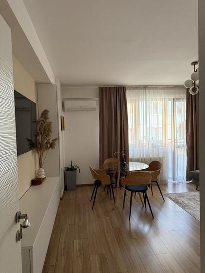 Apartament cu 2 camere decomandat în Păcii