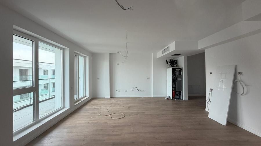 Apartament cu 3 camere semidecomandat în Pipera