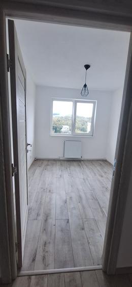 Apartament cu 3 camere decomandat în Dâmbu Pietros