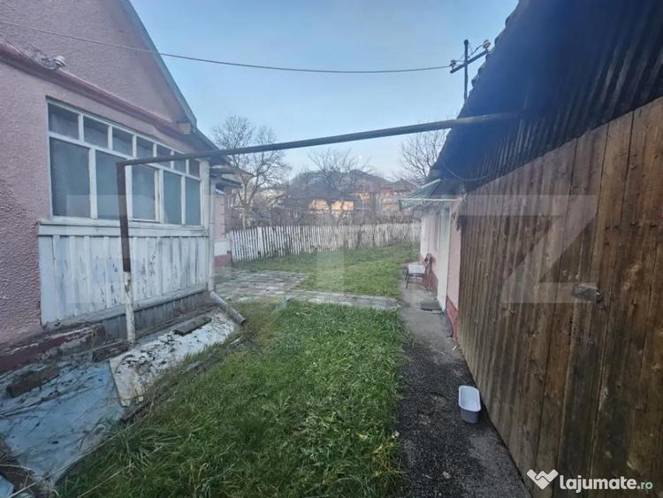 Casa cu 2 camere ?i anexe, zona centrala, Campeni - 14