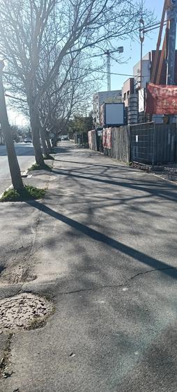 Teren de 4400 mp, în Sisești