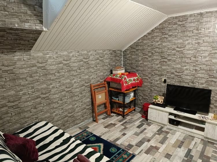 Apartament cu 3 camere decomandat în Câmpina