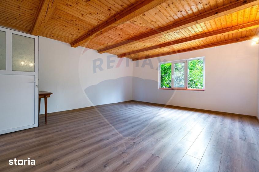 Casă cu 4 camere cu Teren 4874 Mp în Chiheru de Sus