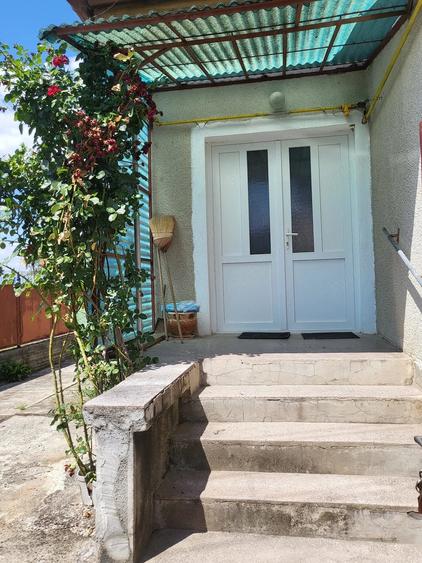 Casă cu 3 camere cu Teren 719 Mp în Central