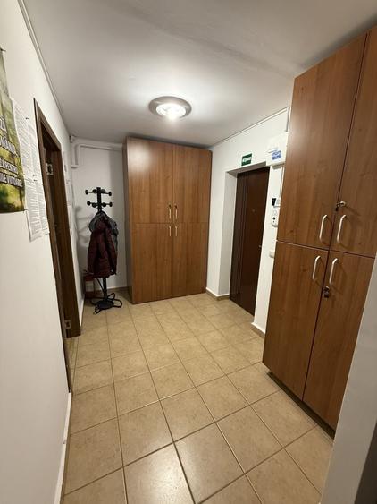 Apartament cu 3 camere decomandat în Ipotești
