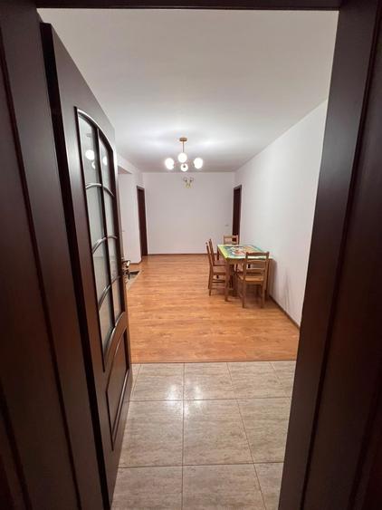 Apartament in vila, etaj 1, 4 camere cu 120 mp, 3 bai - 2