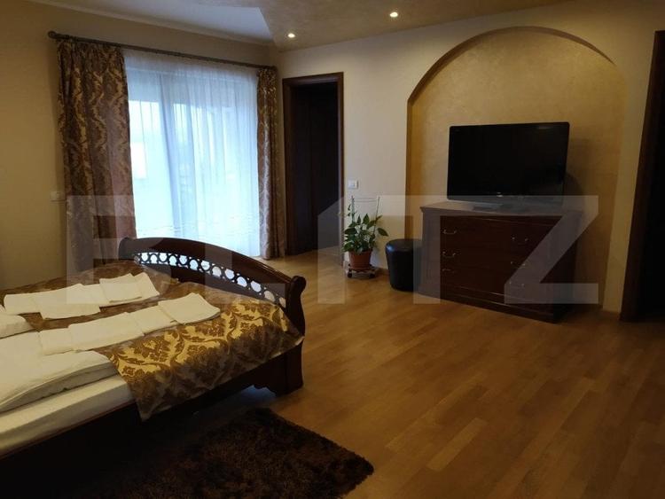 Casă individuală cu 12 camere cu Teren 690 Mp în Cetate