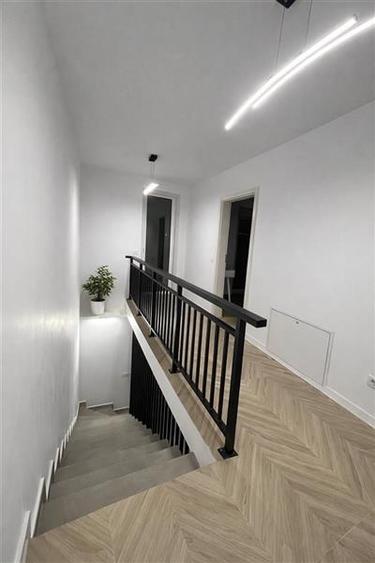Duplex cu 3 camere cu Canalizare în Stupini