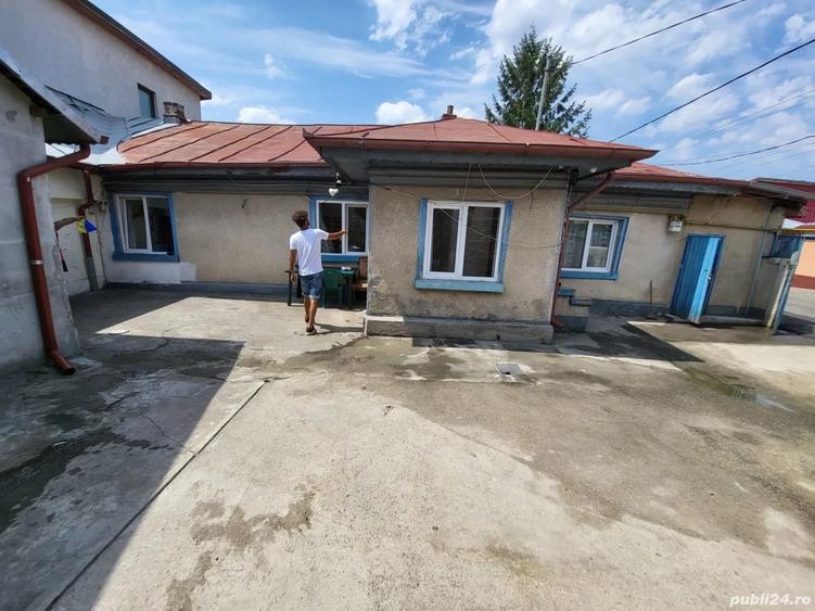Casă cu 3 camere cu Teren 185 Mp în Central