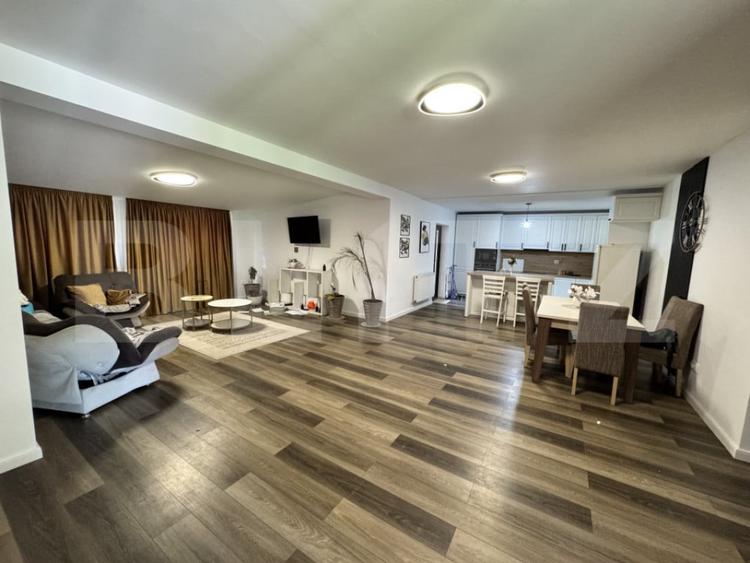 Casă cu 4 camere cu Teren 2800 Mp în Guruslău