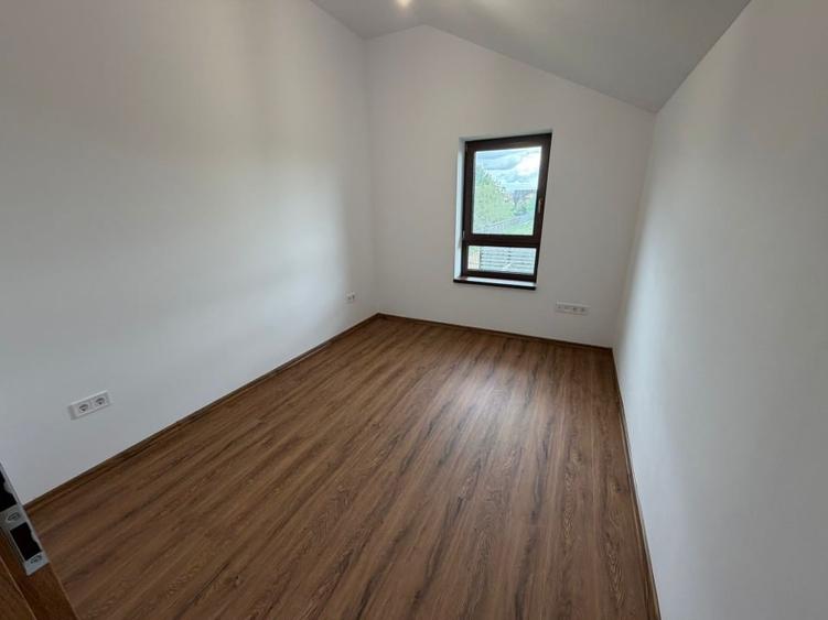 Casă individuală cu 4 camere cu Teren 533 Mp în Mărăței