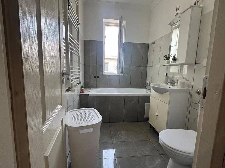 Apartament cu 2 camere semidecomandat în Buziașului