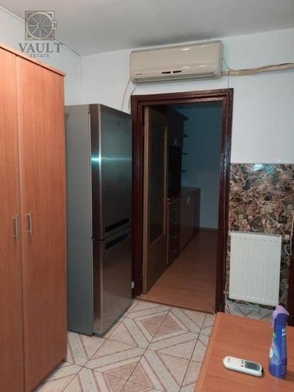 Garsonieră decomandată în Titan