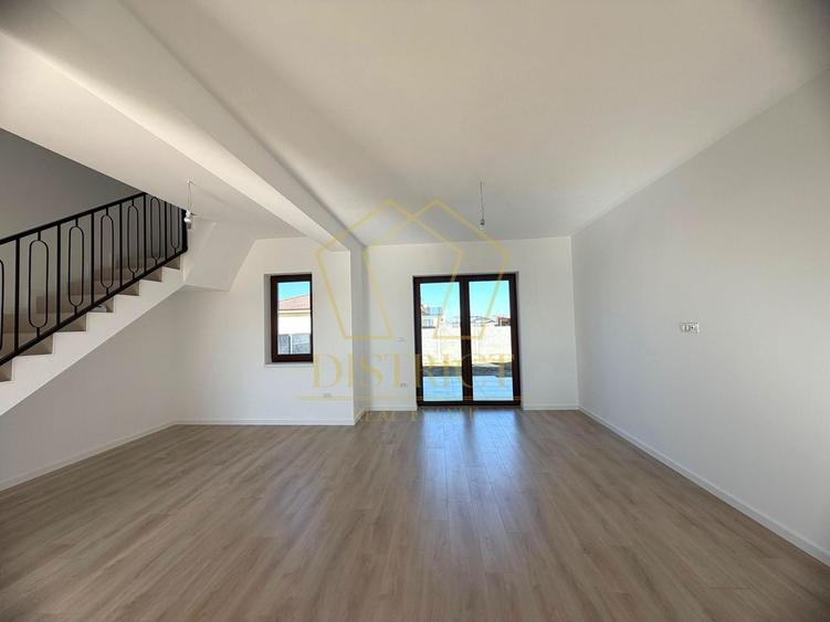 Duplex cu 3 camere cu Canalizare în Moșnița Nouă