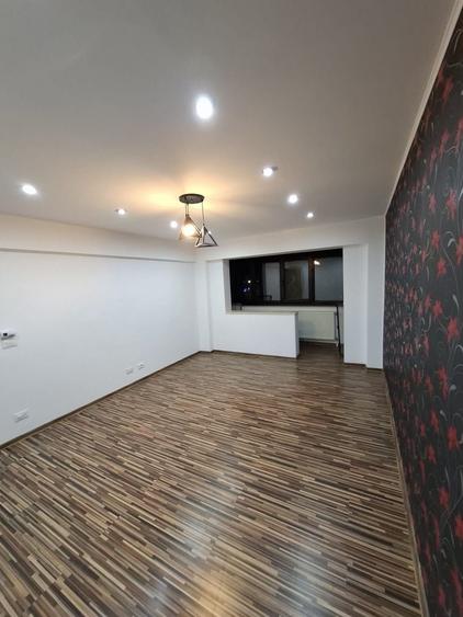 Apartament cu 3 camere decomandat în Radu Negru