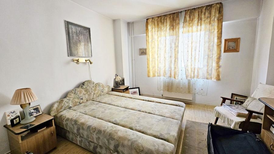 Centrul Civic ,str Toamnei apartament 3 camere cf I dec - 7