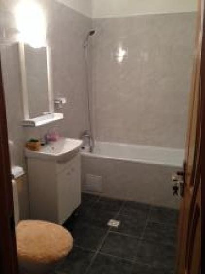 Apartament cu 2 camere decomandat în Florești