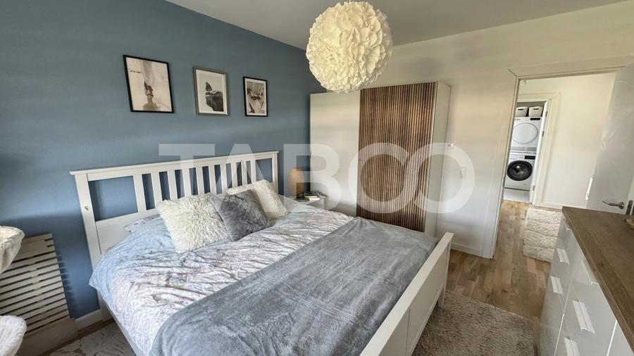 Duplex cu 5 camere cu Canalizare în Cristian