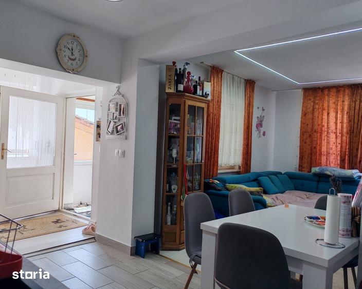 Casă cu 3 camere cu Teren 700 Mp în Central