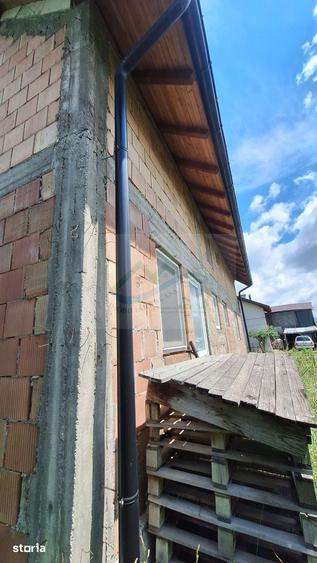 Casă cu 5 camere cu Teren 421 Mp în Central