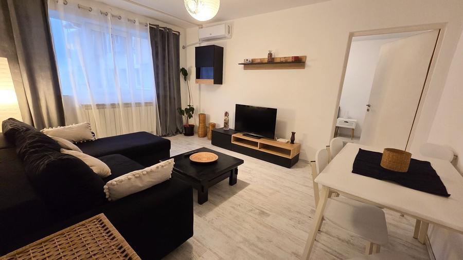 Apartament cu 2 camere semidecomandat în Girocului
