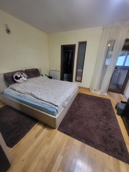Apartament cu 5 camere în Decebal