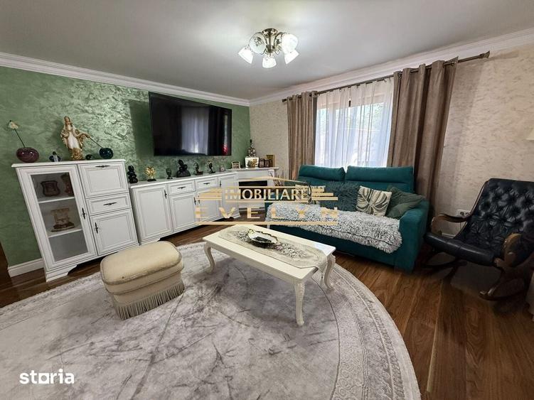 Casă cu 4 camere decomandat cu Teren 2074 Mp în Curtești
