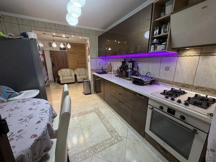 Apartament cu 4 camere nedecomandat, mobilat în Central