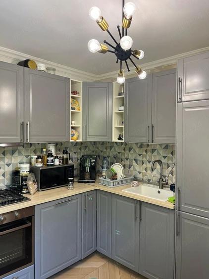 Apartament cu 2 camere decomandat în Arcul de Triumf