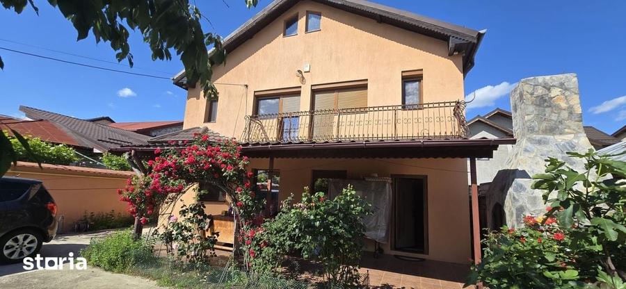 Casă cu 4 camere cu Teren 280 Mp în Central