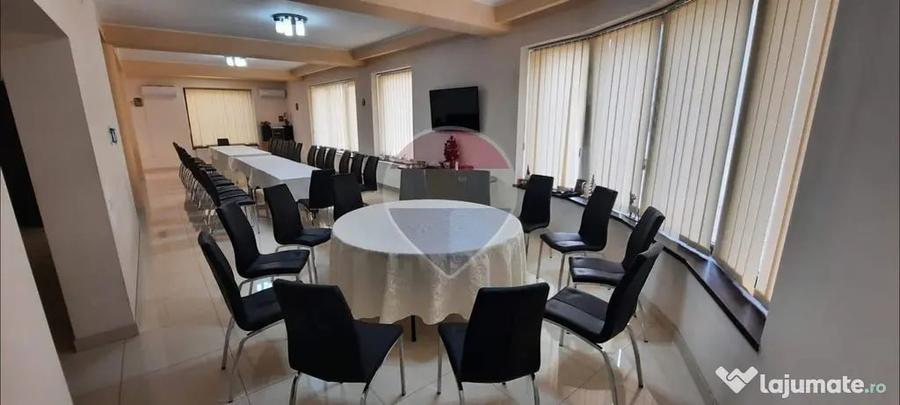 Casă cu 12 camere cu Teren 750 Mp în Fundeni