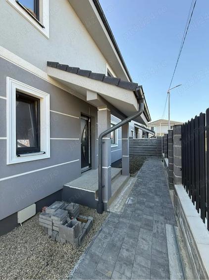 Casă cu Teren 250 Mp în Central