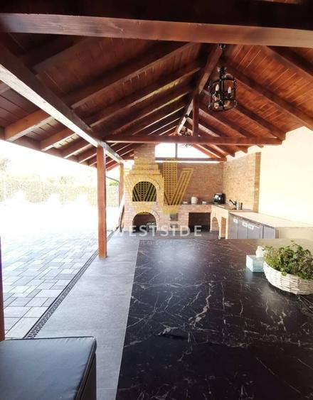 Casă individuală cu 9 camere cu Canalizare în Giarmata