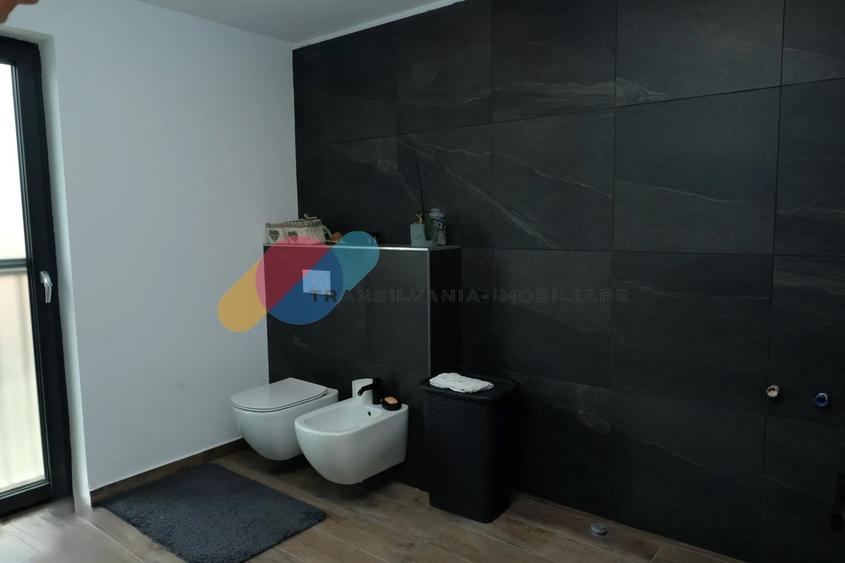 Duplex cu 5 camere cu Canalizare în Apahida