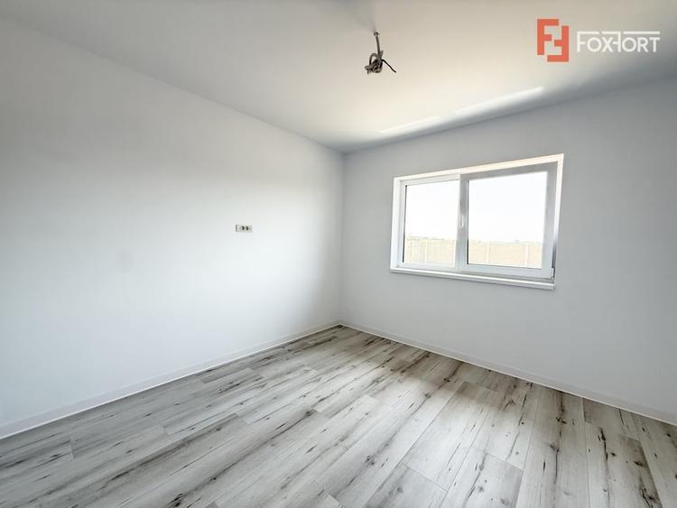 Duplex cu 4 camere cu Canalizare în Săcălaz