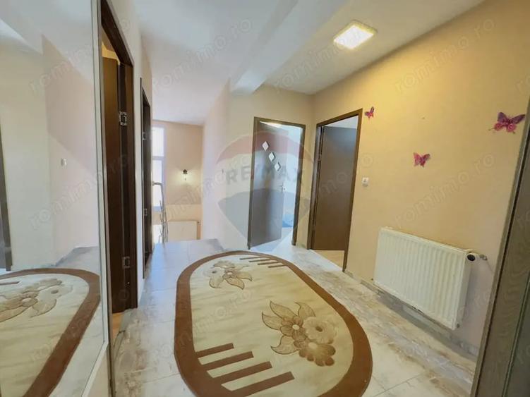 Casa cu 5 camere de vanzare Cartier Orizont 2 Paleu zona Metropolitana - 11