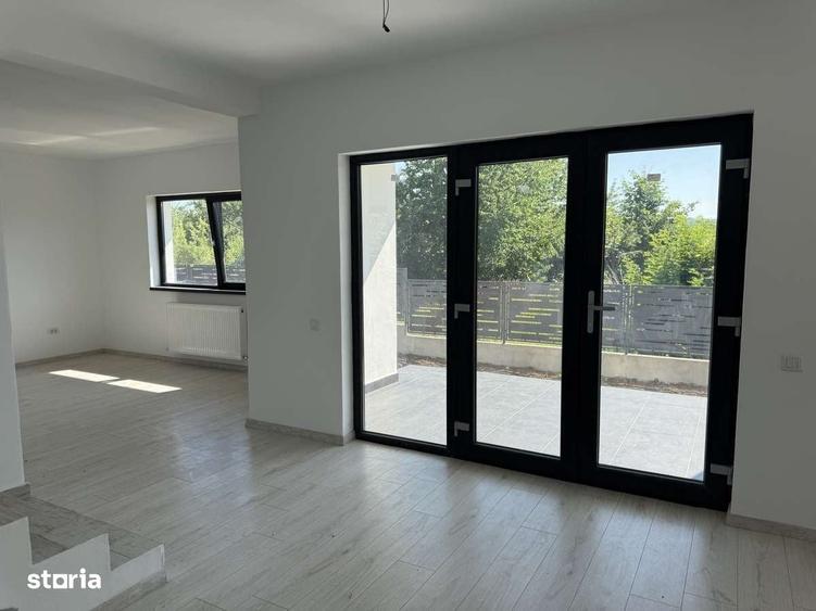 Casă cu 3 camere în Exterior Vest