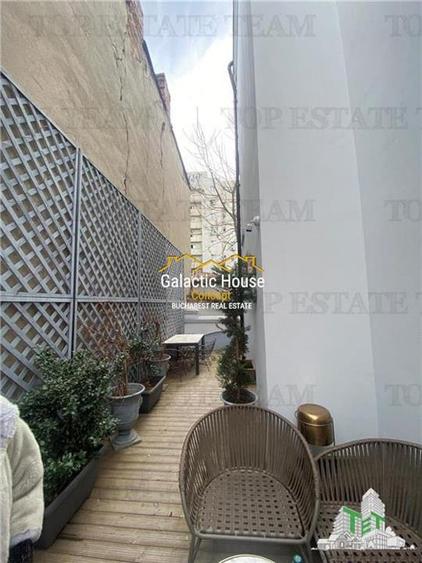 Casă cu 7 camere cu Teren 220 Mp în Central