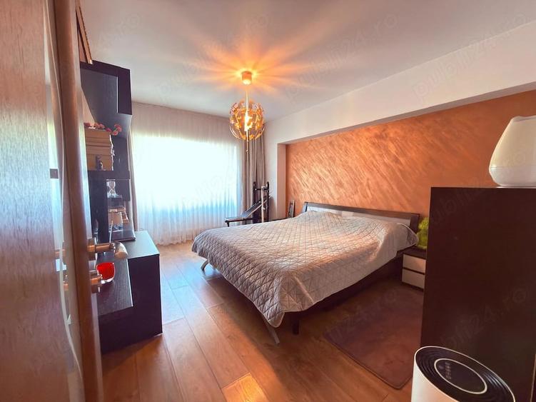 Apartament de vanzare 3 camere etaj 1 8 Nicolina bloc 1989 - 1