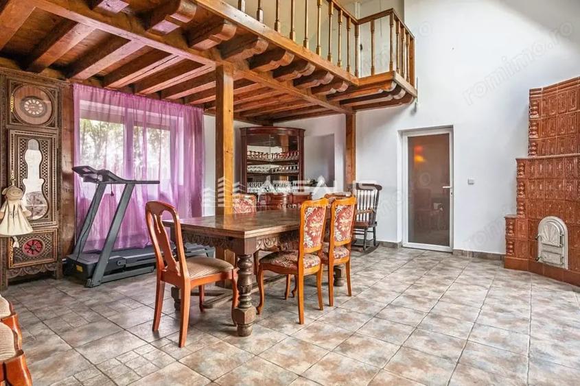 Casă cu 5 camere cu Teren 1370 Mp în Bodrogu Nou