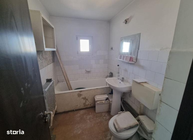 Apartament cu 2 camere decomandat în Tomești