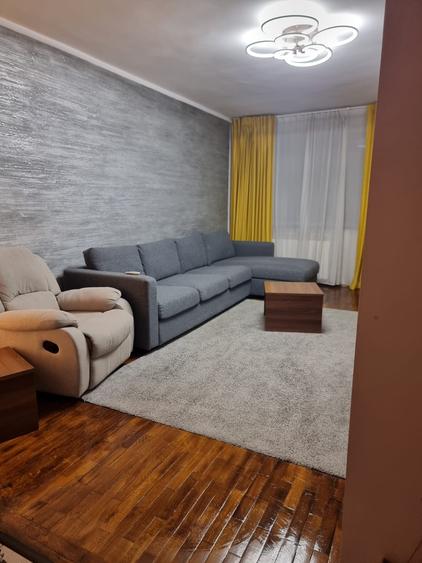 Apartament cu 3 camere decomandat, mobilat în Pantelimon