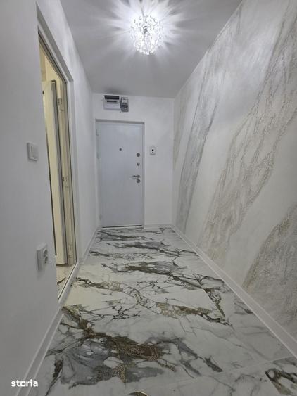 Apartament cu 3 camere semidecomandat în Obor