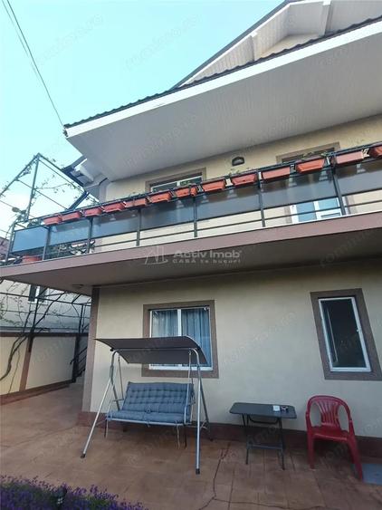 Casă cu 10 camere cu Teren 50 Mp în Nord