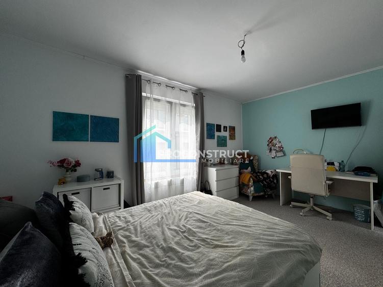 Duplex cu 4 camere cu Canalizare în Dumbrăvița