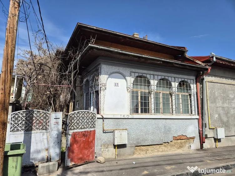 Casă cu 7 camere cu Teren 176 Mp în Baicului